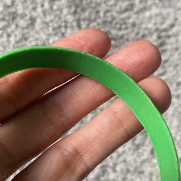 Green “Spoiled” silicone band - Picture 11 of 17